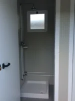 CONTENITORE PER DOCCIA (DIMENSIONI 6,00 X 2,40 M) - immagine 3